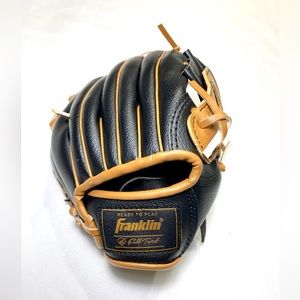 FRANKLIN Youth T-BALL Left Glove 22723 - 8.5” Catchers Mitt RTP II Baseb…